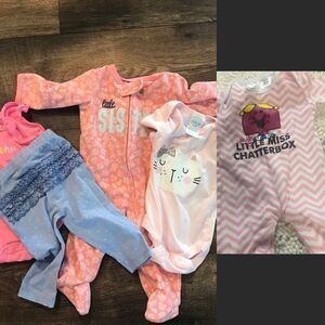 NWOT Bundle sleeper 2 Onesie one sleeper/pink